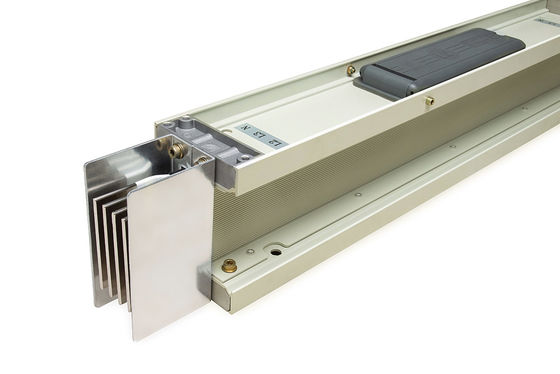 住宅及び商業建物/データ センタのためのコンダクター400V 6300A 50Hz IP54の低電圧のBuswayアルミニウム システム
