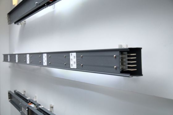 電気Buswayシステム銅そしてアルミニウム棒をつけるIEC 61439-1 IP54 380V 63A